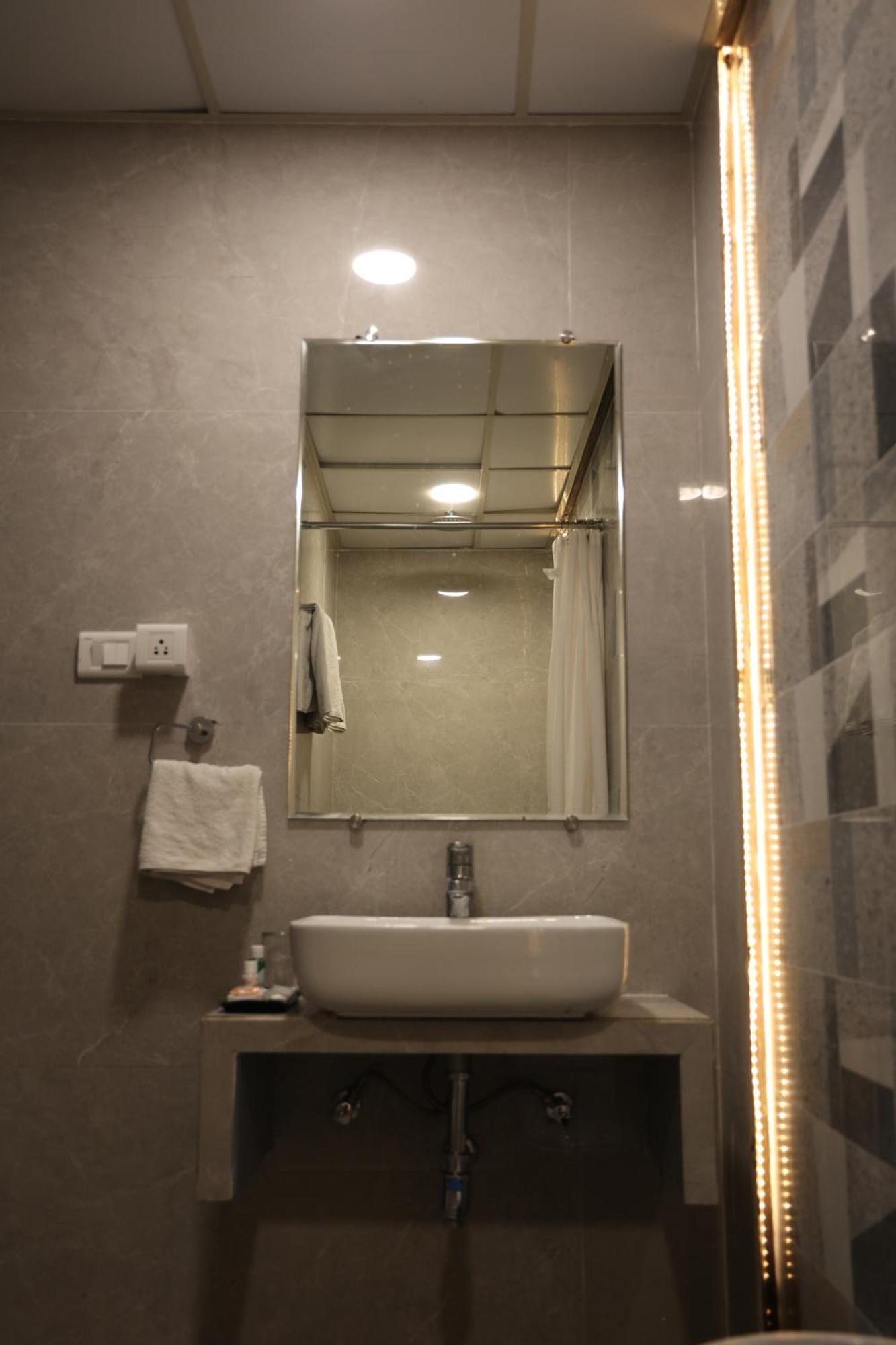 Hotel Pinaka Inn Lucknow Extérieur photo