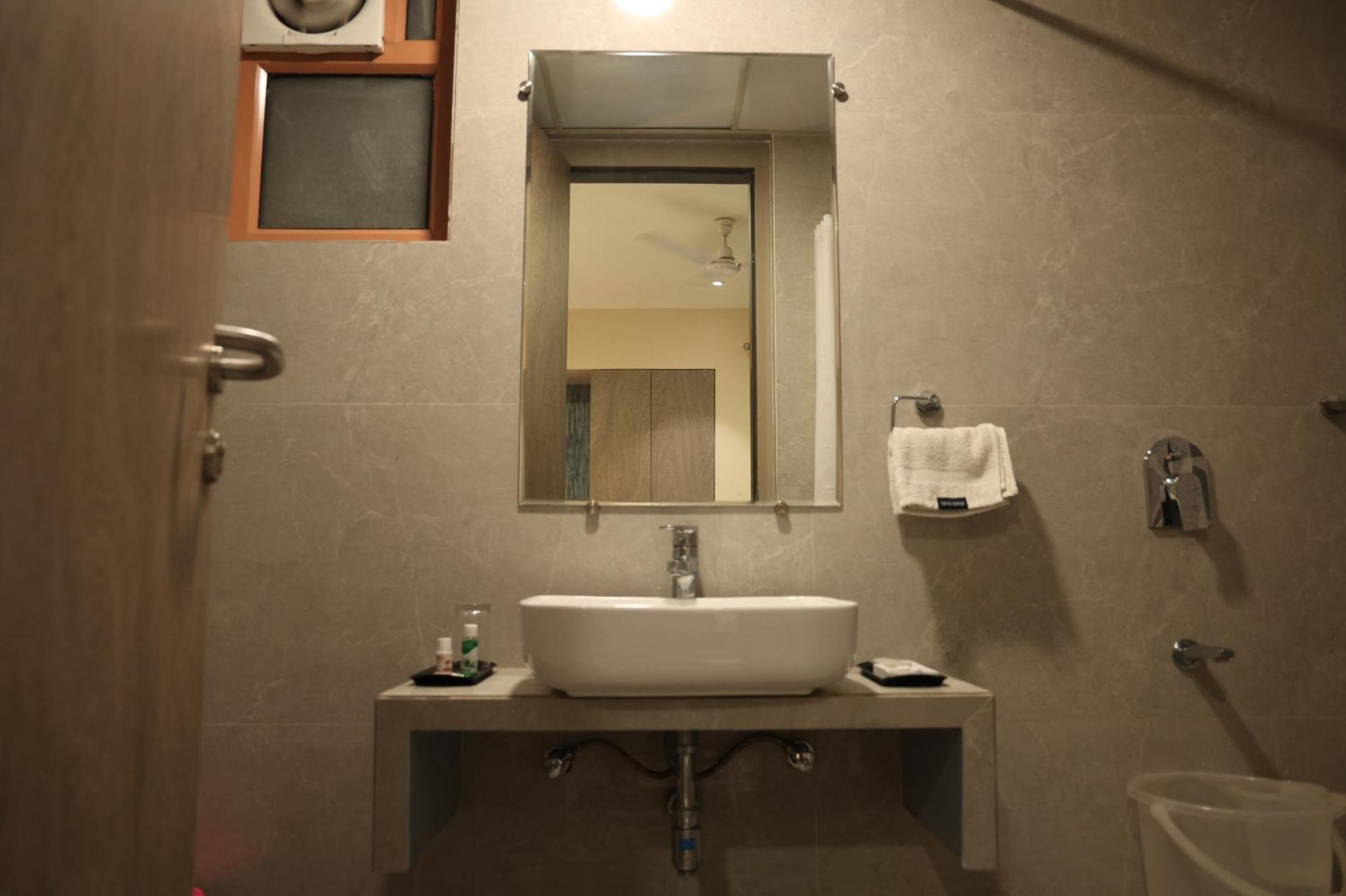 Hotel Pinaka Inn Lucknow Extérieur photo